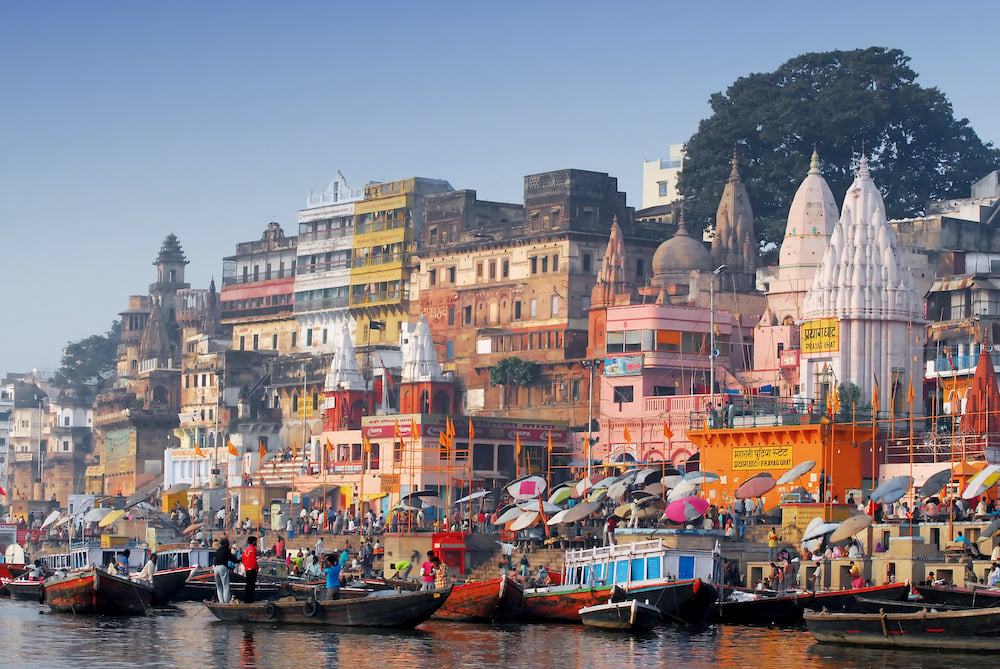 main ghat at varanasi AdobeStock_14921374